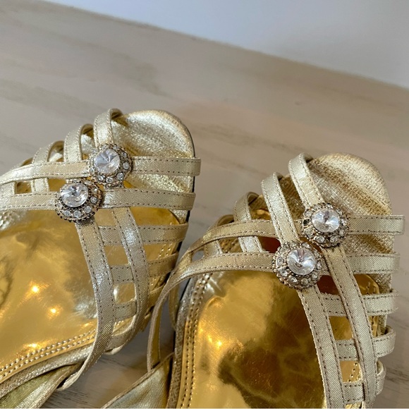 A. MARINELLI | Gold Heeled Open Toe Shoes - Picture 5 of 10